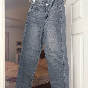 AE Strigid Mom Jeans size 6 short